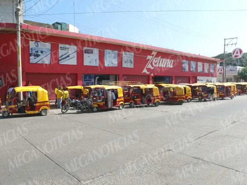 Toma la UCP sucursal de Zetuna en Juchitán