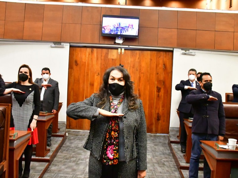 Toma protesta Aída Lugo como nueva magistrada del TJA