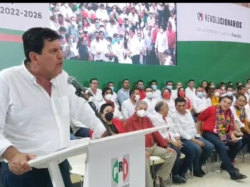 Toma protesta Alejandro Bravo, a la dirigencia del PRI Guerrero