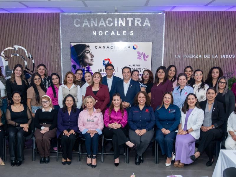 Toma protesta Comisión de Mujeres Industriales en Nogales