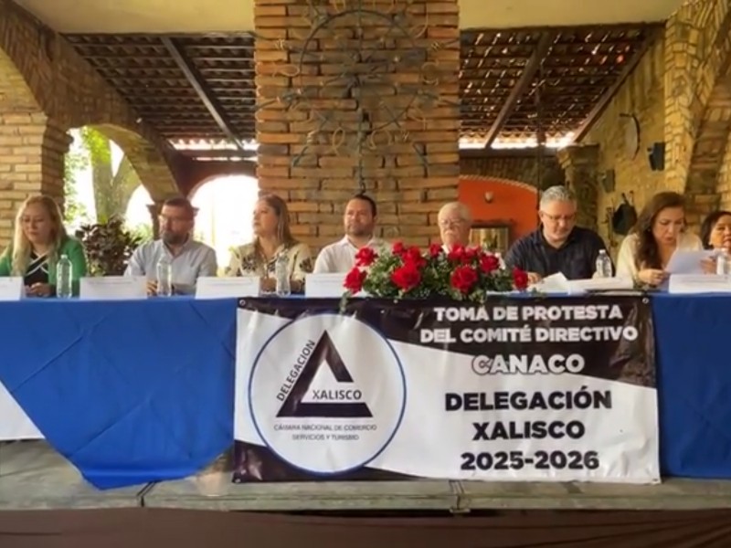 Toma protesta comité directivo de CANACO Xalisco