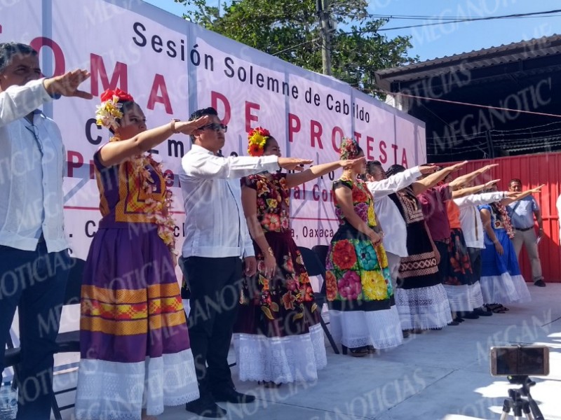 Toma protesta el Cabildo de Juchitán