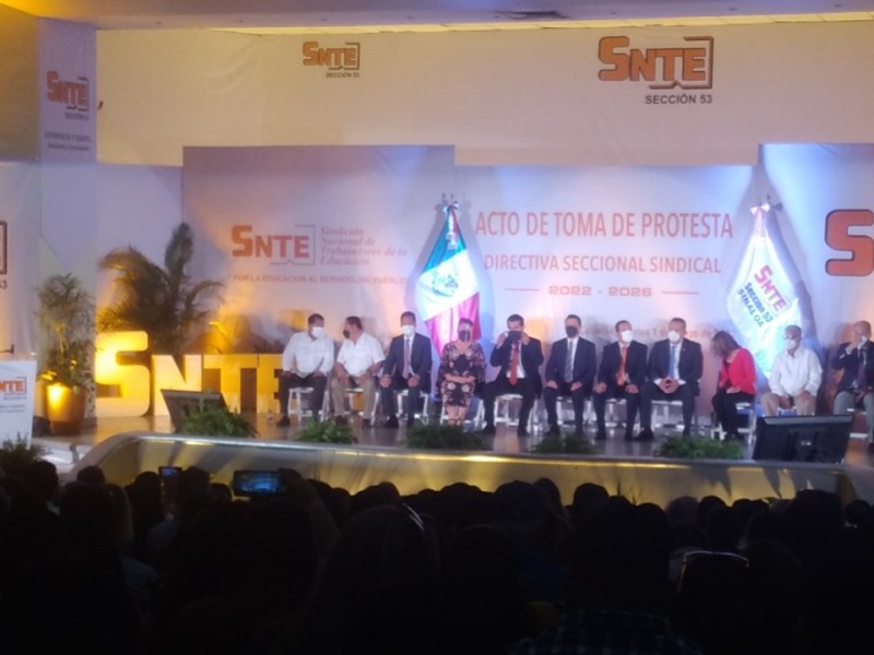 TOMA PROTESTA NUEVO DIRIGENTE DEL SNTE 53