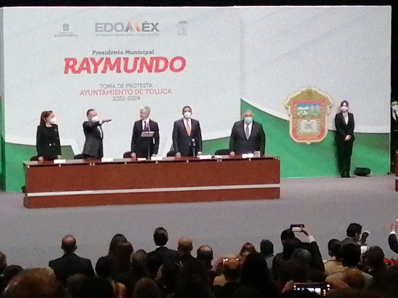 Toma protesta Raymundo Martínez Carbajal como alcalde electo de Toluca