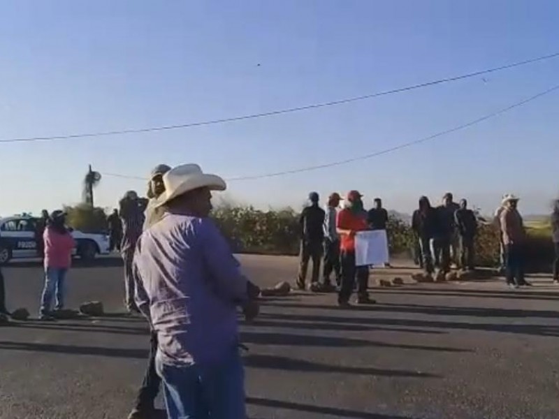 Toman carretera a Etchojoa