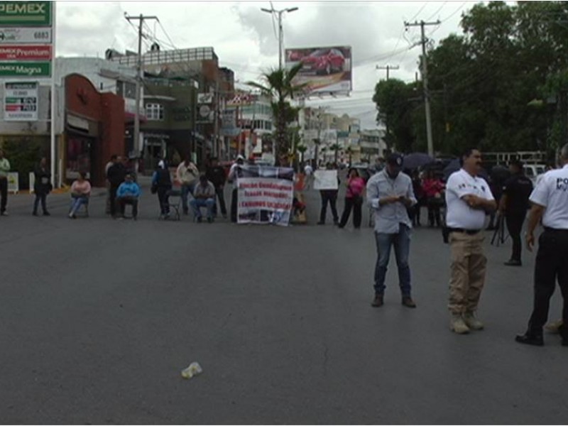 Toman colonos INFONAVIT ante falta de solución