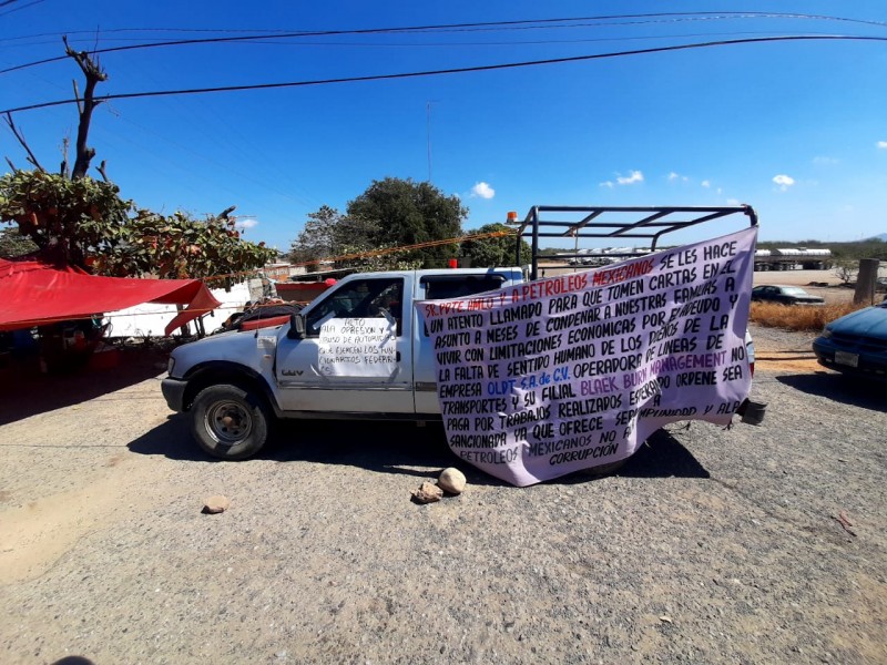 Toman encierro de empresa OLDT en Tehuantepec