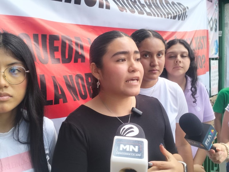 Toman Escuela Normal de Educación Preescolar, piden salida de directora