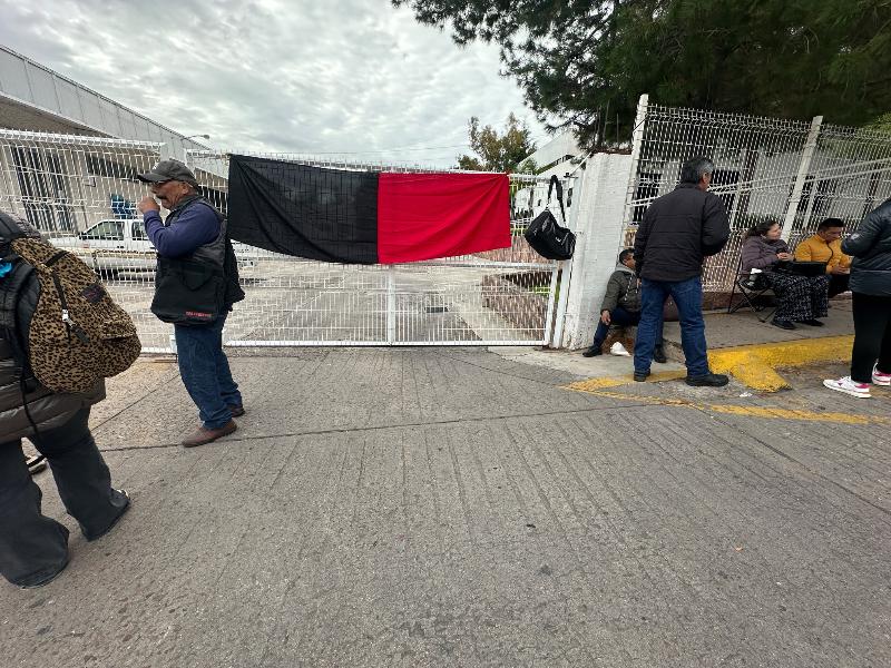 Toman la Secretaría de Educación por adeudos salariales y conflictos laborales
