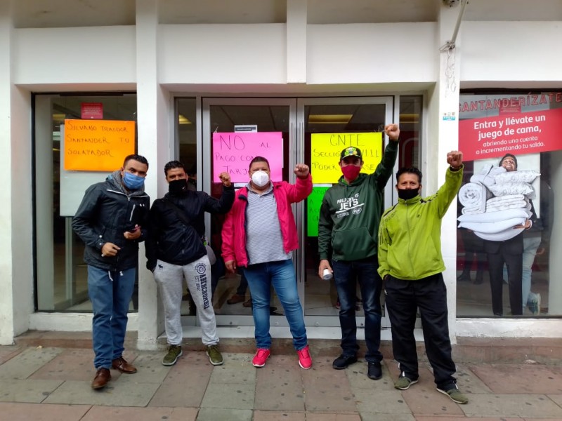 Toman maestros bancos Santader contra pagos vía tarjeta