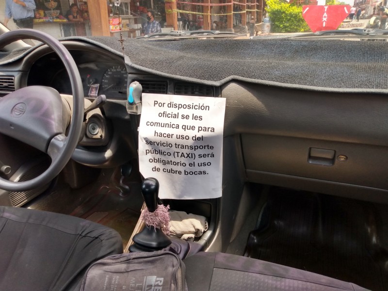 Toman medidas preventivas taxistas de Jiquilpan