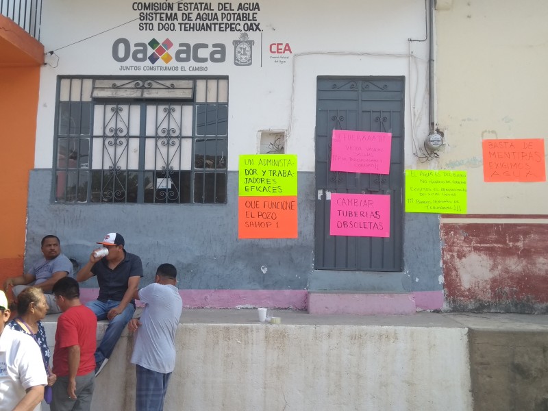 Toman oficinas del SAP en Tehuantepec