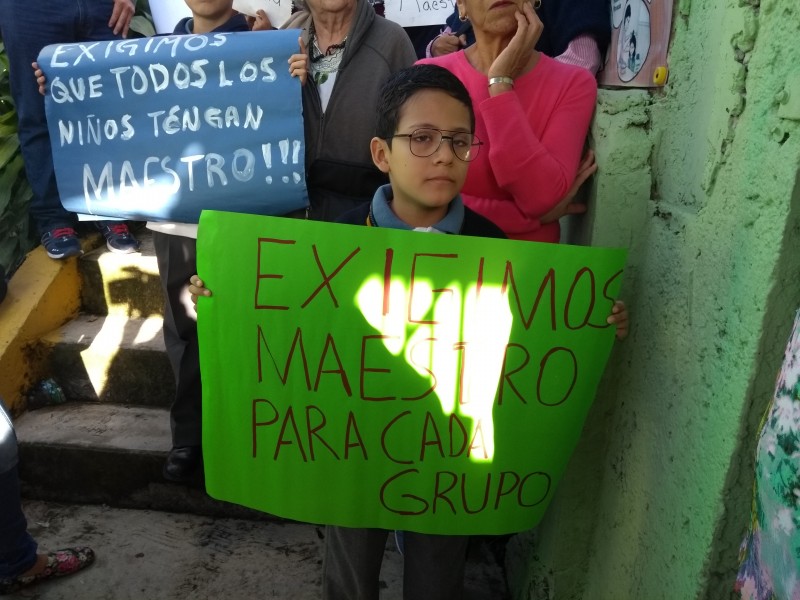 Toman padres de familia escuela José Vasconcelos