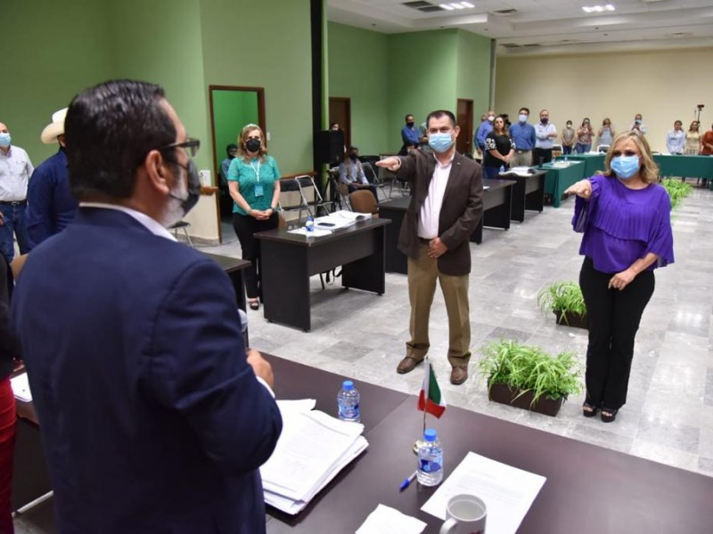 Toman protesta dos regidores suplentes en cabildo de Cajeme