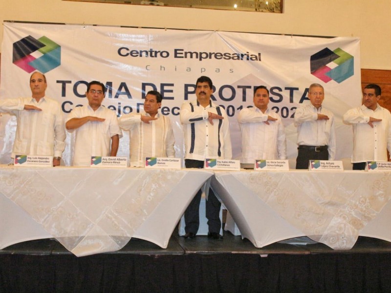 Toman protesta integrantes del centro empresarial de Chiapas