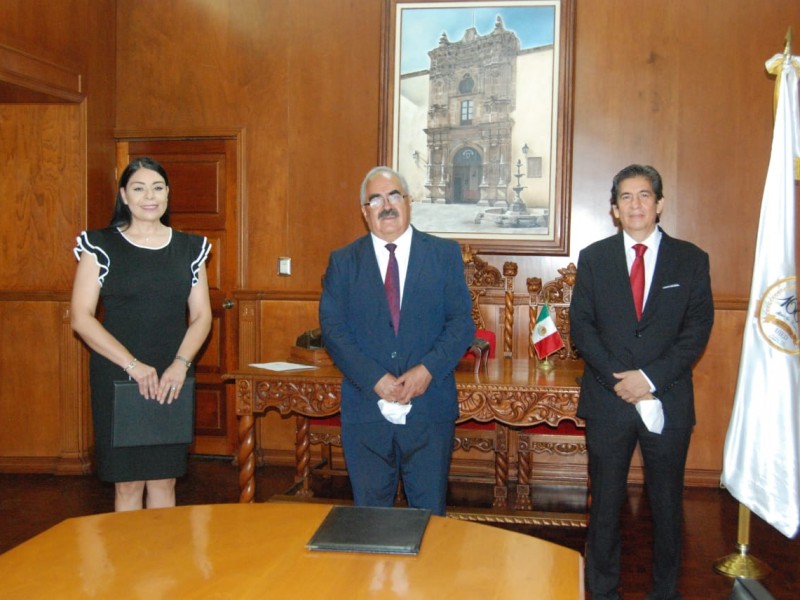 Toman protesta nuevos integrantes de la administración central UJED