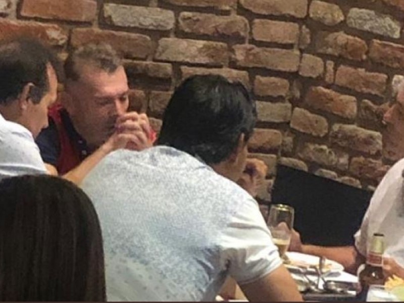 Tomás Boy captado con ex Chivas en restaurante