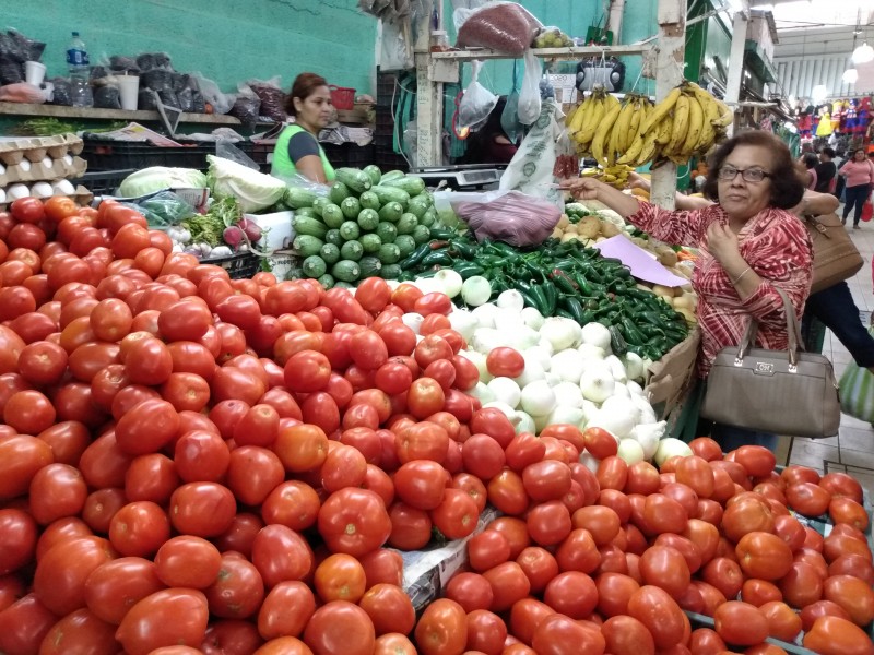 Tomate y huevo, productos que más elevaron su precio: Comerciantes