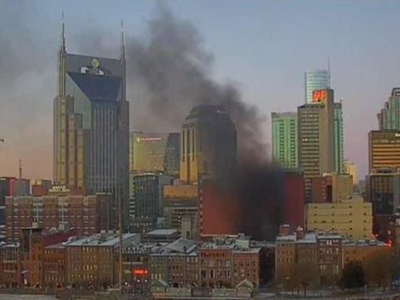 Toque de queda en Nashville tras explosión