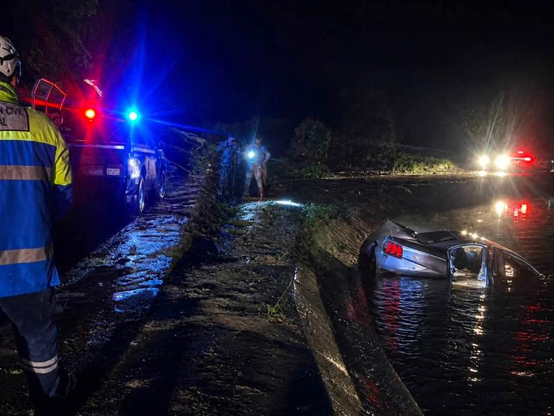 Tormenta deja 65 incidentes, siete lesionados y cortes de luz en Colima