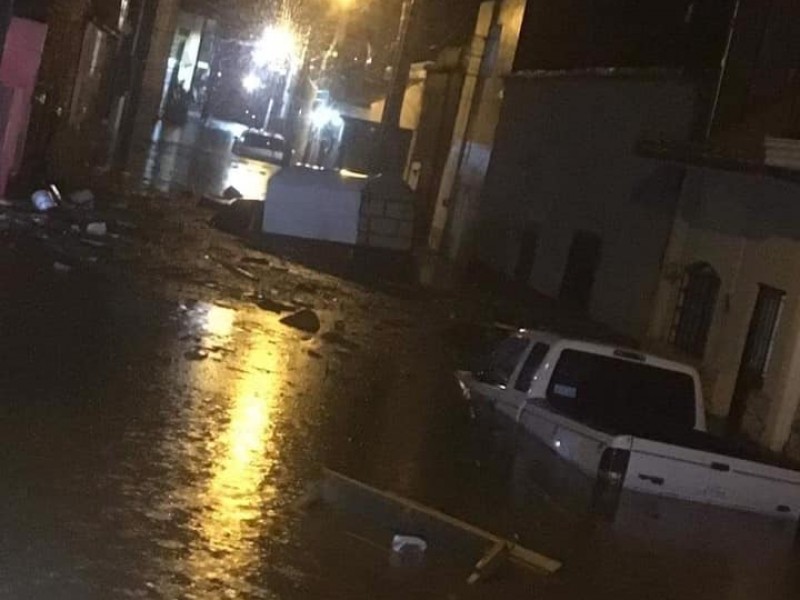 Tormenta deja inundaciones en Ixtlán del Río