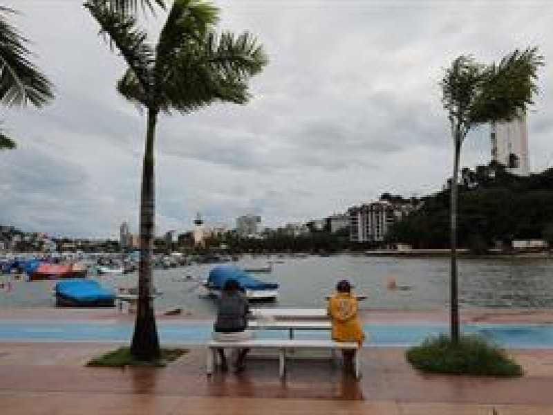 Tormenta Lester se desplaza por el pacífico mexicano