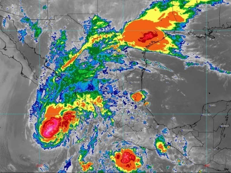 Tormenta tropical “Alvin” se aleja de costas de Colima