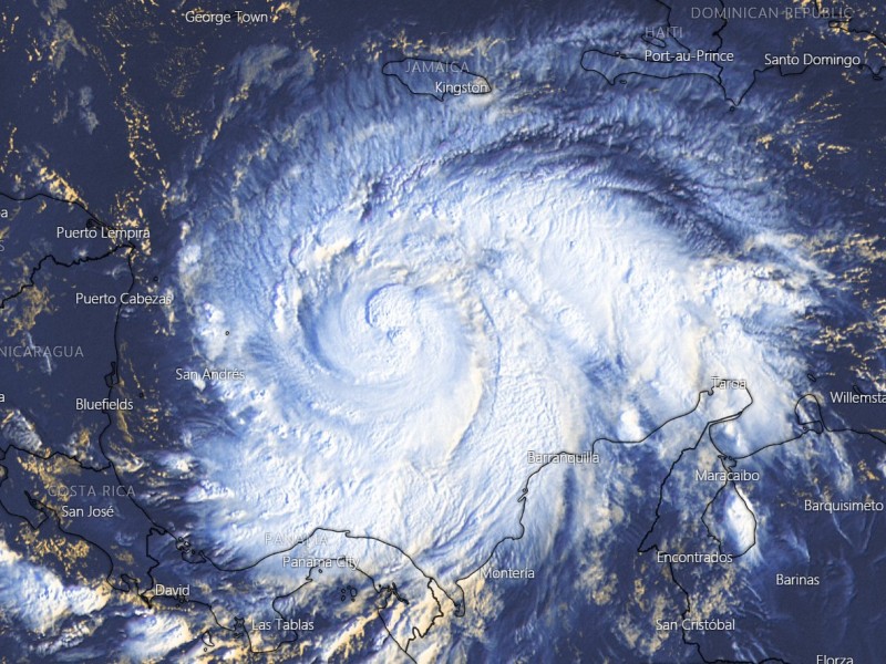 Tormenta tropical Iota amenaza con convertirse en huracán categoría 4