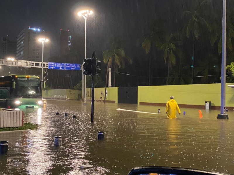 Tormentas locales provocan inundaciones en 20 viviendas de Mazatlán