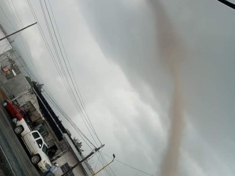 Tornado alerta a vecinos de San Salvador el Seco