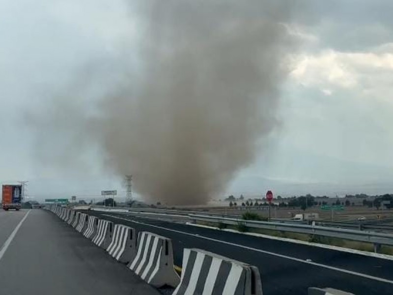 Tornado se presenta en autopista Amozoc-Perote