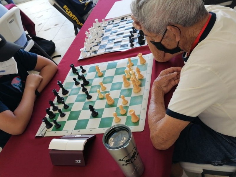 Torneo de ajedrez en Desom