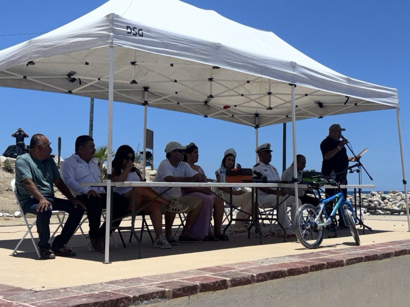 Torneo de pesca reúne a familias y competidores en La Playa