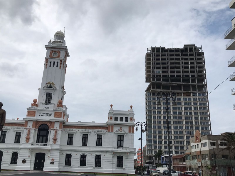 Torre en Veracruz cumple con licencias para su edificación: Ayuntamiento