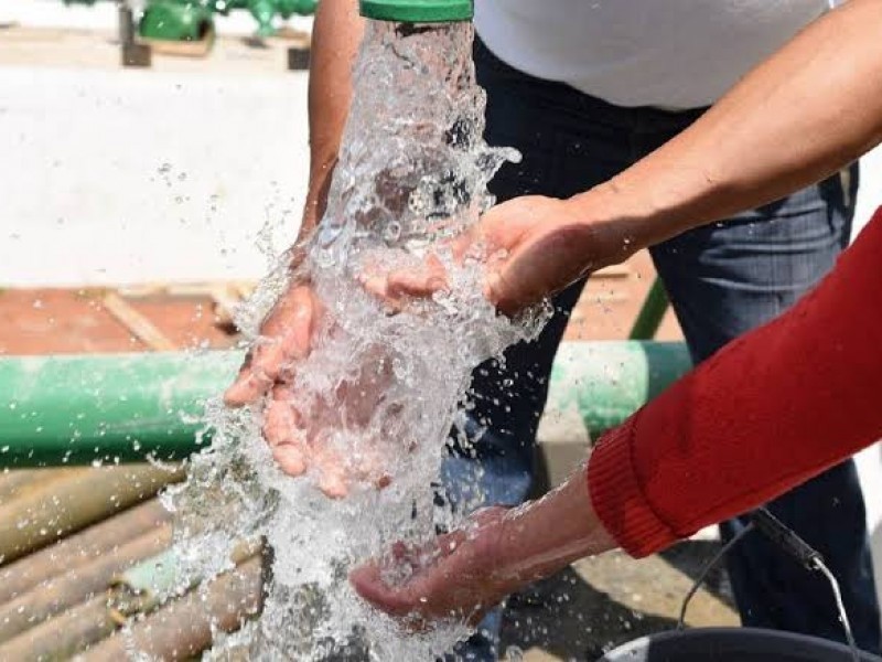 Torreonenses consumen 350 litros de agua al día