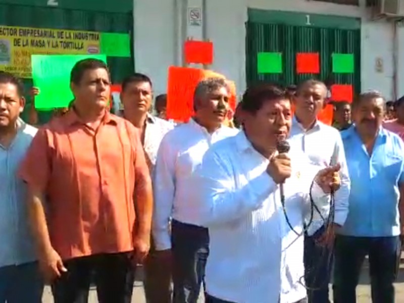 Tortilleros de Guerrero toman oficinas de Maseca
