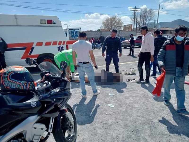 Tortón arrolla a grupo de motociclistas en Alchichica