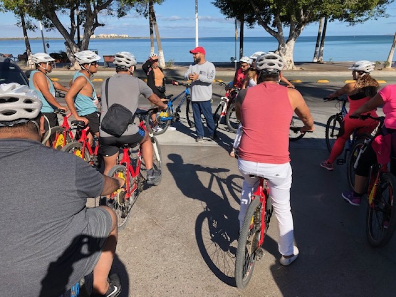 Tour en bicicleta recorre el centro histórico