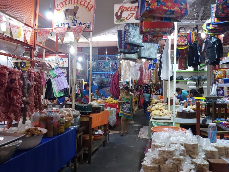 Trabaja municipio de Tehuantepec en una central de abastos