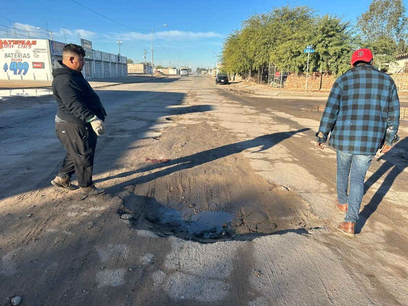 Trabaja obras públicas en reparación de afectaciones por lluvia