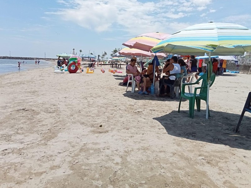 Trabajador es apuñalado por riña en playa de Veracruz