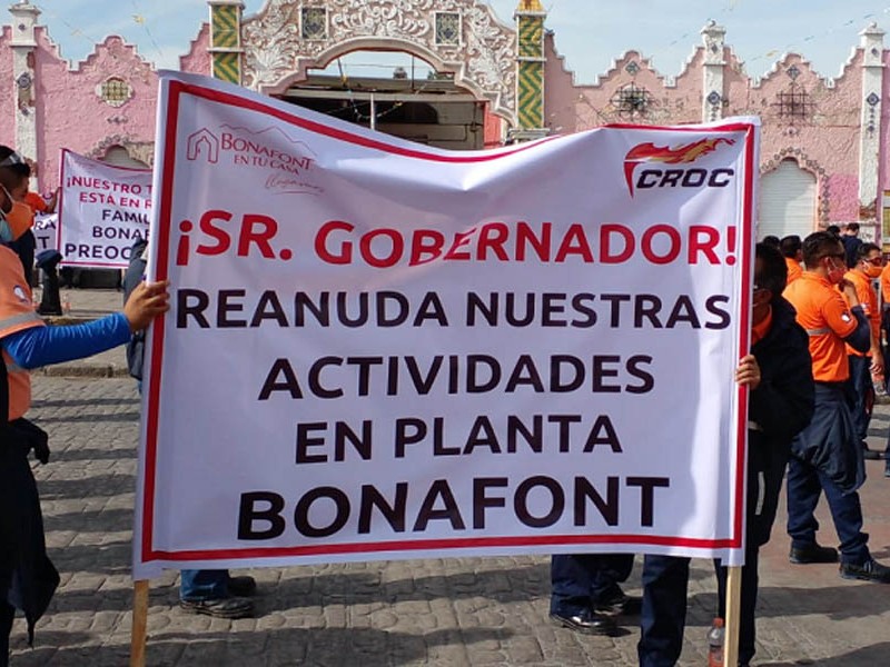 Trabajadores de Bonafont piden apertura de planta embotelladora en Zacatepec