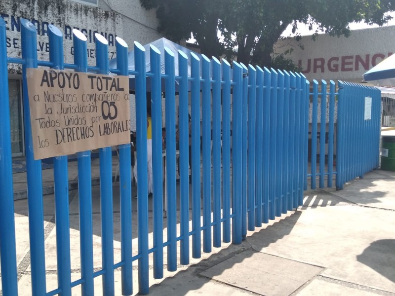 Trabajadores de centros de salud y hospital regional, apoyan paro