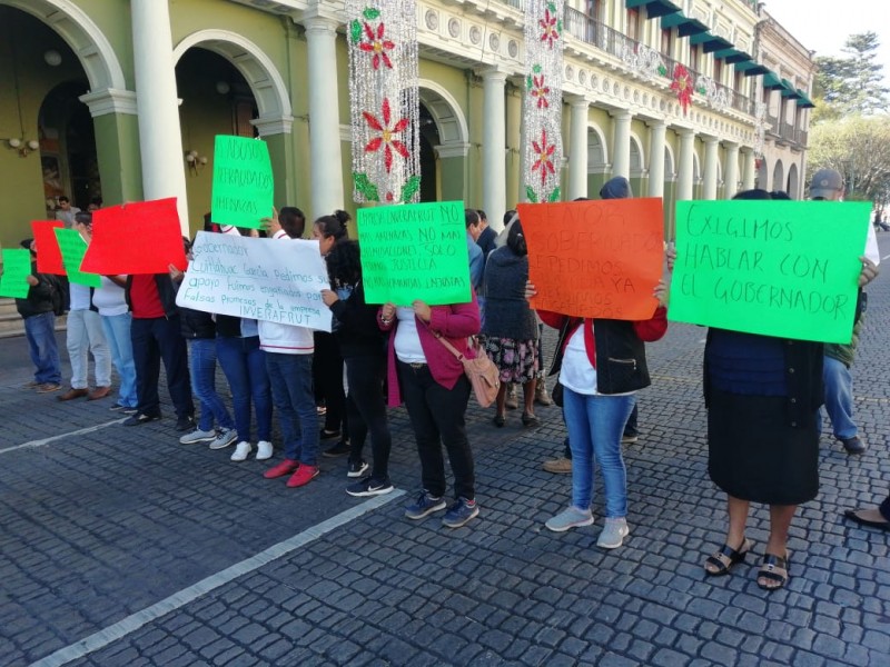 Trabajadores de Inverafrut cierran Enríquez