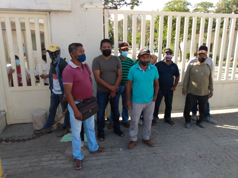 Trabajadores de la CTM toman la CFE en Juchitán