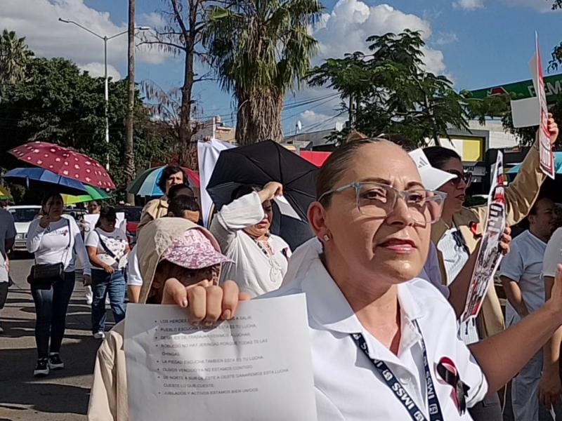 Trabajadores de la salud marchan en La Piedad
