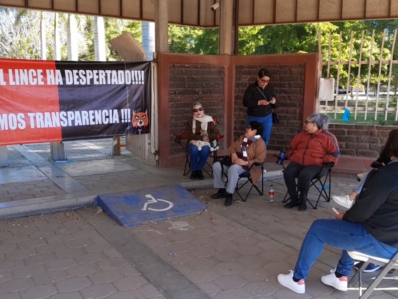 Trabajadores de la UAdeO Guasave se planta y suspenden labores