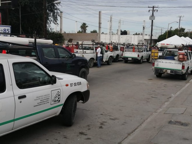 Trabajadores de OOMSAPAS cierran vialidades