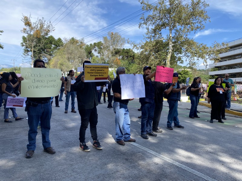 Trabajadores de RTV cierran avenida Ruiz Cortines