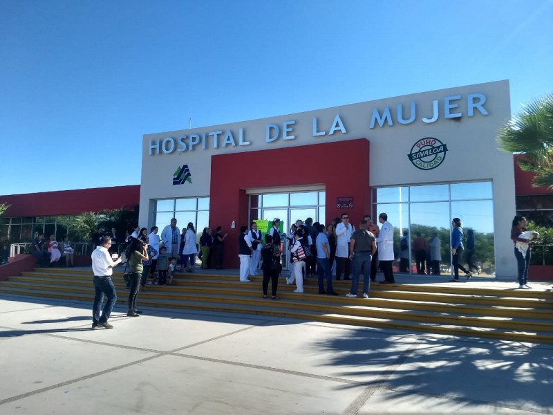 Trabajadores de Salud realizan paro de labores